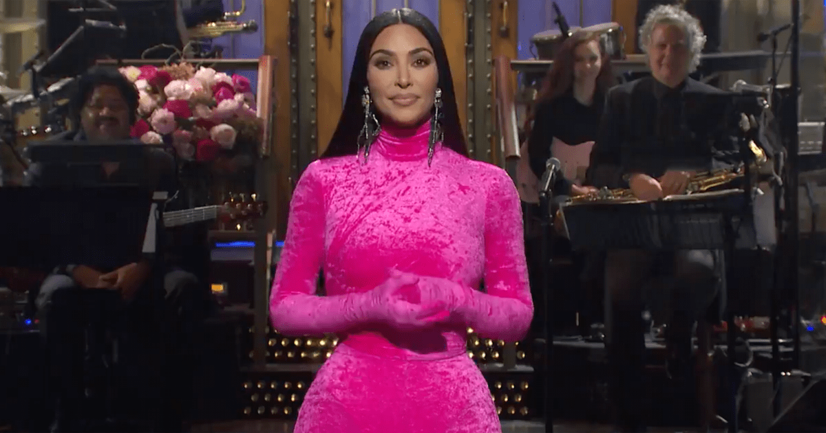 Kim Kardashian Mocks Her Very Own Family In SNL Debut