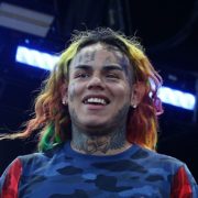 6ix9ine Tells Gas Station Employees That He's Lil Pump