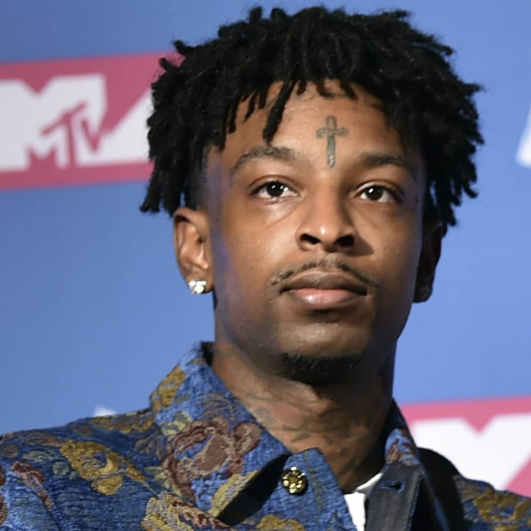 21 Savage and Nas collaborate on “One Mic, One Gun”