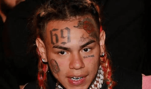 6ix9ine Claims He Slept With Deshae Frost’s Girlfriend — Then FaceTimed Her in the Shower After Being Mocked on Live