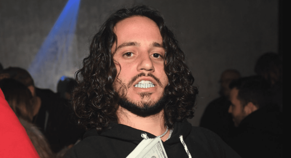 Russ Shares His Weekly Earnings: Is It Motivation or a Flex?