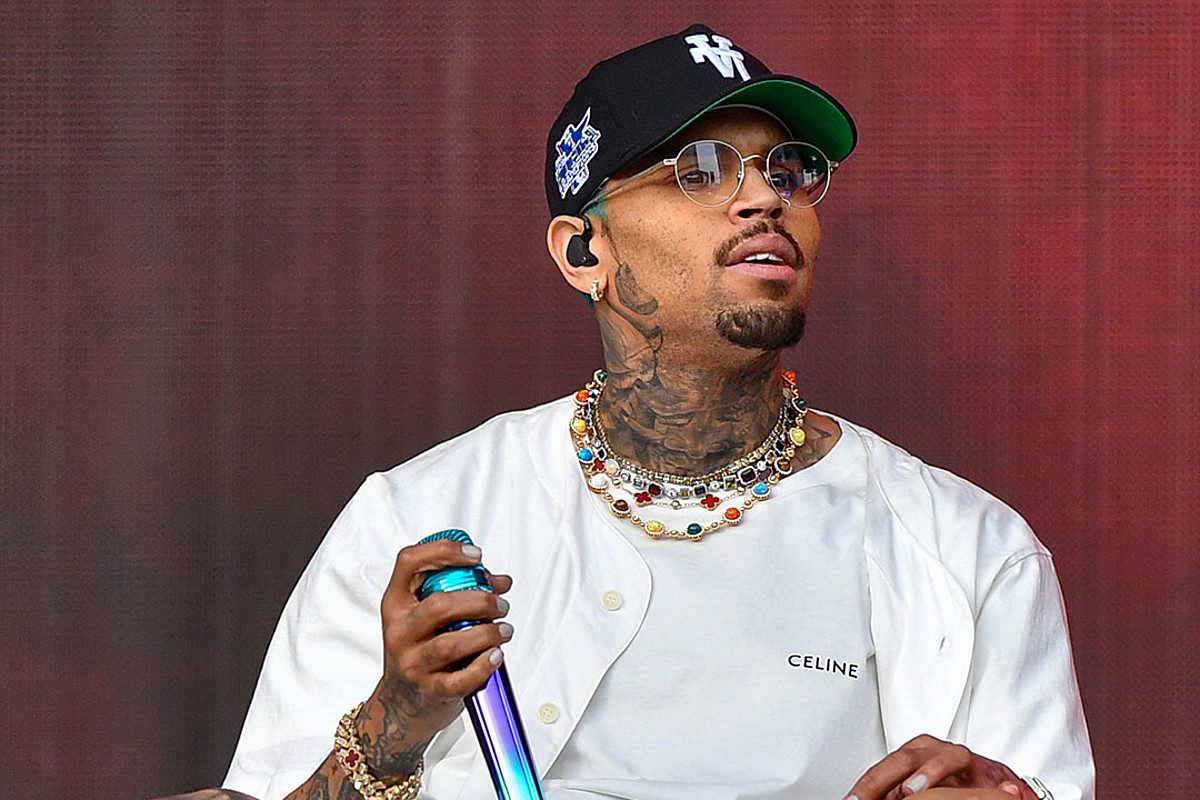 HOT! Chris Brown Trolls Quavo with Multiple Posts