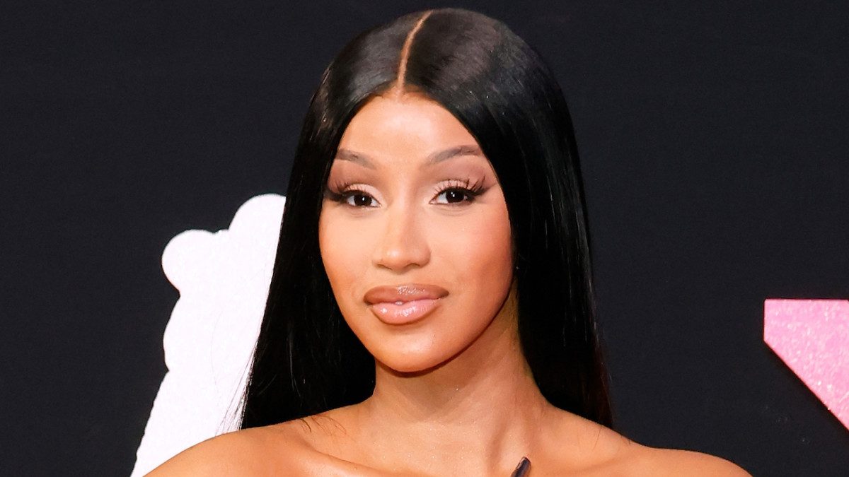 Candid Revelation: Cardi B Opens Up About Her 1st Time with a Woman in Powerful Confession
