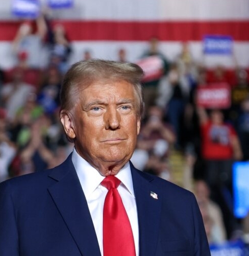 Political Firestorm Erupts After Trump’s Explosive Remarks About Lawmakers and the Military