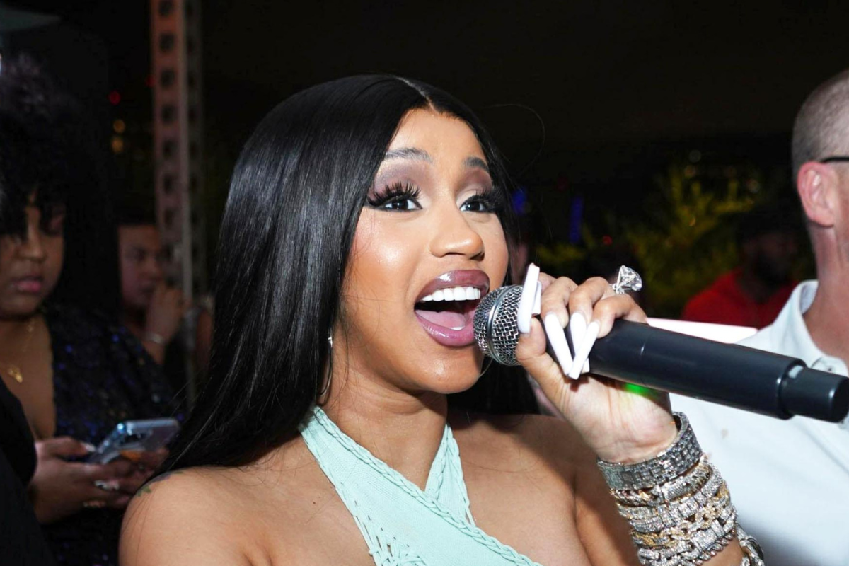 Cardi B EXPLODES Over Late-Night Food — ‘Cook It With LOVE!’ 😳🍔